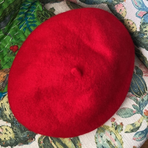 Emily in Paris Red Beret Hat Diff NWOT - Picture 5 of 5